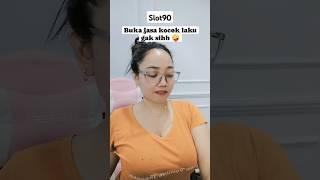 Tante goyang ebot sambil ngocok sange #tante #ebot #sexy #goyangebot #shortsviral #viralvideos