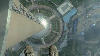 Oriental Pearl Tower - Glass Floor Walk