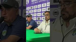 #Willy  Coito Oliveira #Renuncia en conferencia de prensa y deja libre su cargo de entrenador.