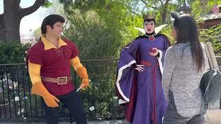 Who would you choose, Gaston or Evil Queen? // Disneyland