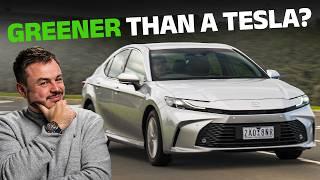 2025 Toyota Camry review: 3.5L/100km (67mpg)!! Insane hybrid fuel economy