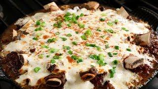 Cheese Tteokgalbi (Grilled beef ribs with cheese) 치즈떡갈비