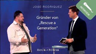 Jose Rodriguez (Gründer von "Rescue a Generation") im Gespräch mit Bobby Schuller