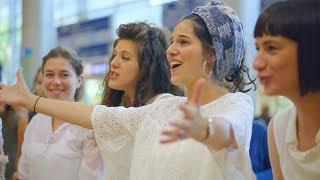 הבאנו שלום עליכם/ Hevenu Shalom Alehem /Jerusalem Academy flashmob for Taglit at Ben Gurion Airport