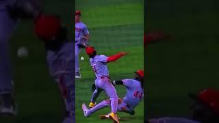 Elly De La Cruz makes an INSANE sliding catch #mlb #sports #baseball 