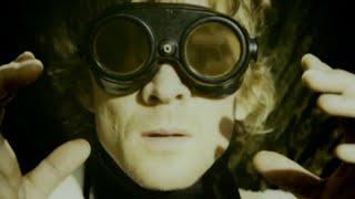 The Raconteurs – Broken Boy Soldier (Official Music Video)