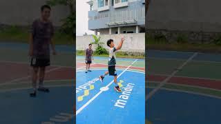 Masukin Basket Dari Tengah Lapangan