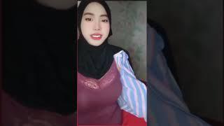 Viral cewek berhijab buka baju