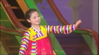 North Korean Girl Singing "My country is the best" 北朝鮮少女独唱「私の国が一番いい」