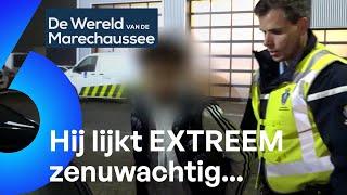 Jongen met FLINKE ZAK DRUGS OP ZAK doet MOEILIJK | De Wereld van de Marechaussee #AFL1