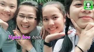 Thiếu nữ Áo Lam