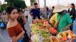 Most popular Cambodian street food at riverside 2024 - Walk exploring delicious plenty foods
