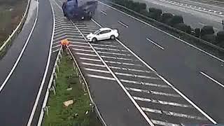 Idioti sull'autostrada