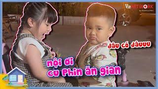 Đang chơi với chị 3 vui vẻ, chủ tịch cu Phin bị ông nội bắt bài "ăn gian"