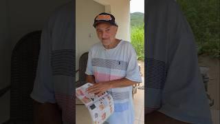FRANCISCO SELLING MAGAZINES