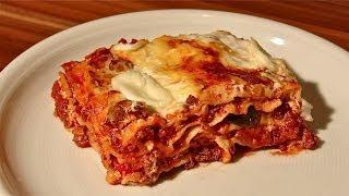 Lasagne Bolognese selber machen + selbst gemachte Bolognese Sauce & Bechamel Sauce-Lasagna Bolognese