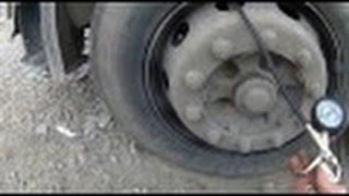 Дальнобой как он есть. СПУСТИЛО КОЛЕСО НА ЗАГРУЗКЕ!!!