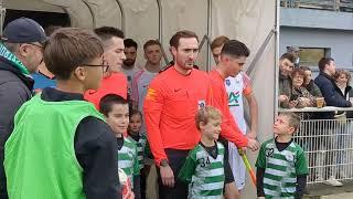 L'entrée des joueurs entre Ruffiac-Malestroit ( R2) et le FC Lorient (L2)