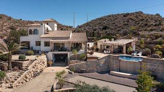 Spanish Property - Villa with pool, Jacuzzi, bar and garage in Bédar (Almería)