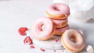 No frying! Baked doughnuts, super soft, delicious not to lose fried ~ strawberries!!!!