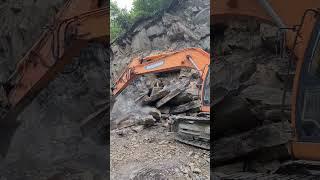 Making road in the mountains #mountains #specialequipment #gorge #doosan #extrim