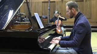Menachem Zur - Discussions no. 15 for cello and piano (2019)