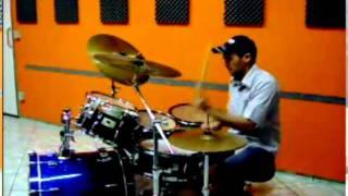 Endorse Daniel Freitas Playing on Drum (Marinos)