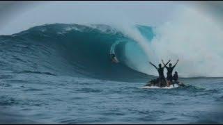 Paddle in Big Wave Surf Competition - Red Bull JAWS