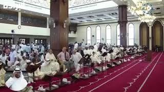 ‫تعالي أصوات بين مصلين أثناء خطبة الجمعة في مسجد سعود الراشد‬