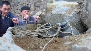 Anti-Japanese Film | Jap army enter village, young man sets numerous landmines, blowing them away.