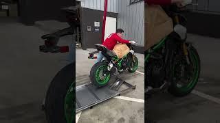 Unboxing new z900 2025 #kawasaki #z900 #shorts