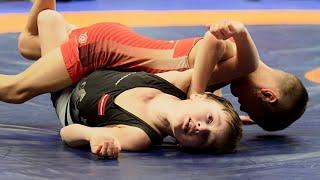 U11 A. Adilov (GER) vs V. Indars (LAT). Freestyle 26kg youth wrestling.