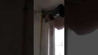 Демонтажные работы в старой квартире.