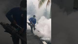 CEGAH DBD, MAKOTIS SATGAS PAMTAS RI-MLY BATALYON ARHANUD 8/MBC LAKUKAN FOGGING BERKALA