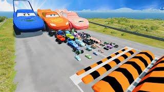 Big & Small Pixar Car vs Lightning McQueen Boy, vs Tow Mater vs DOMINO SPEED BUMPS - BeamNG.Drive