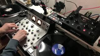 Mijk van Dijk Techno Vinyl DJ-Set with Varia Instruments RDM40-Mixer and Ninja Tune Zen Delay