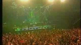 Papa Roach - Between Angels and Insects Live (LHT Bonus)