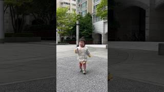 날씨도 좋은데 어디 바람부는 곳에서 요미요미 한 사발?? #shorts #아기 #16개월아기