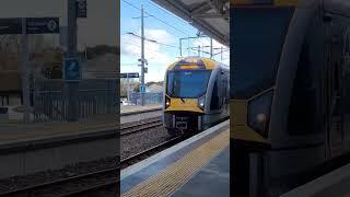 Auckland transport train arriving at Kingsland station #auckland #train #kuyabogpilotzn