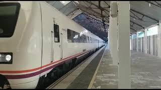 Renfe 594 por Canfranc.