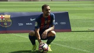 Football - New Barcelona striker Paco Alcacer unveiled at Camp Nou | Eurosport