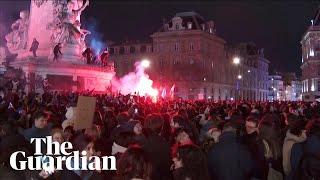 Hundreds of people celebrate Jean-Marie Le Pen's death in Paris