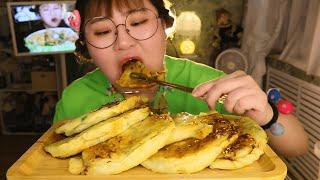 MUKBANG 韭菜盒子 Fried Leek Dumpling【肉肉肉肉姐】