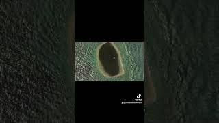 Náufragos salvados de isla desierta gracias a la señal SOS