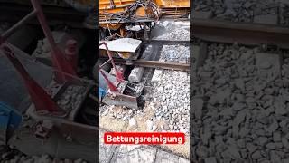Bettungsreinigung #gleisbau#bahn#zug#train#railway#foryou#trending#eisenbahn#machine#schiene#bettung