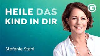 Inneres Kind heilen: Erfahrungen richtig aufarbeiten (so gehts) // Stefanie Stahl