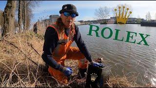 SUDDENLY we are face to face with a ROLEX box...magnet fishing