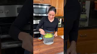 Make this AUTHENTIC Guacamole! #shorts #guacamole #mexicanfood #avocados #food #yummy #easyrecipe