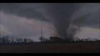 Violent tornadoes leave trail of destruction in US