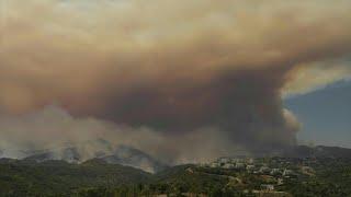 Violento incendio obliga a evacuar a dos mil personas en España | AFP